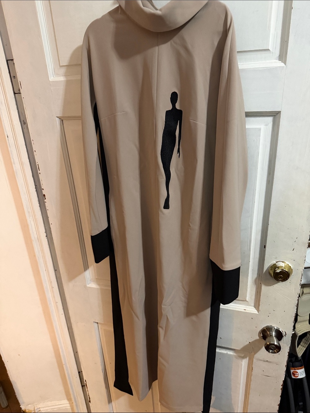 MWT Julia Allert Beige Hooded Long Coat with Black Silhouette Detail - XS